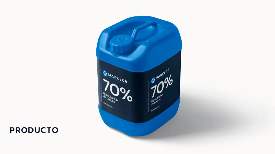 Producto: Garrafa azul con etiqueta Deep Blue de hipoclorito de calcio al 70 %